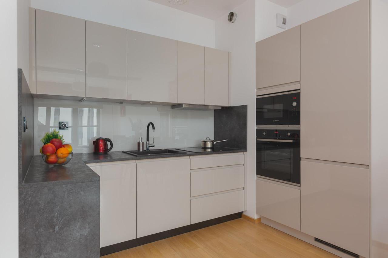 Dzielna Apartment Warsaw Wola By Noclegi Renters Exterior photo